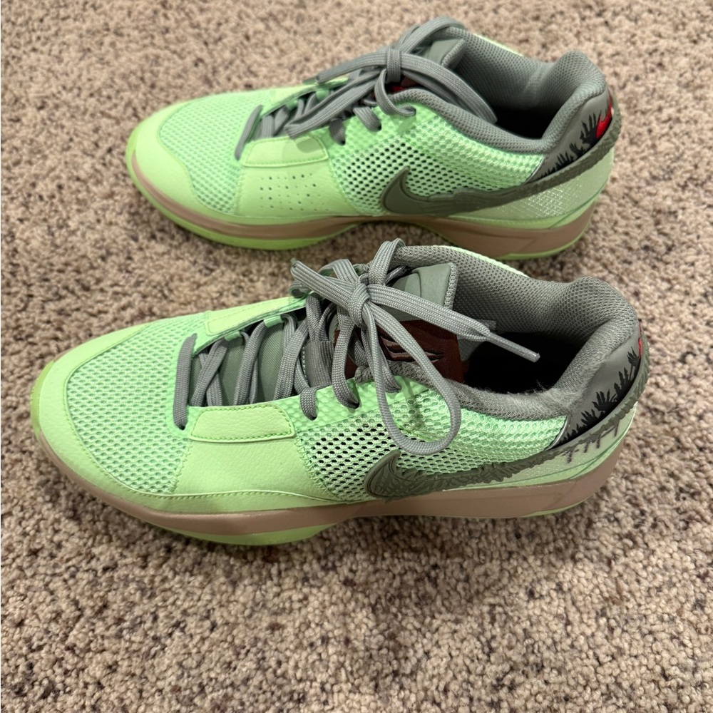 Nike Green Athletic Shoes - Picture 2 of 5